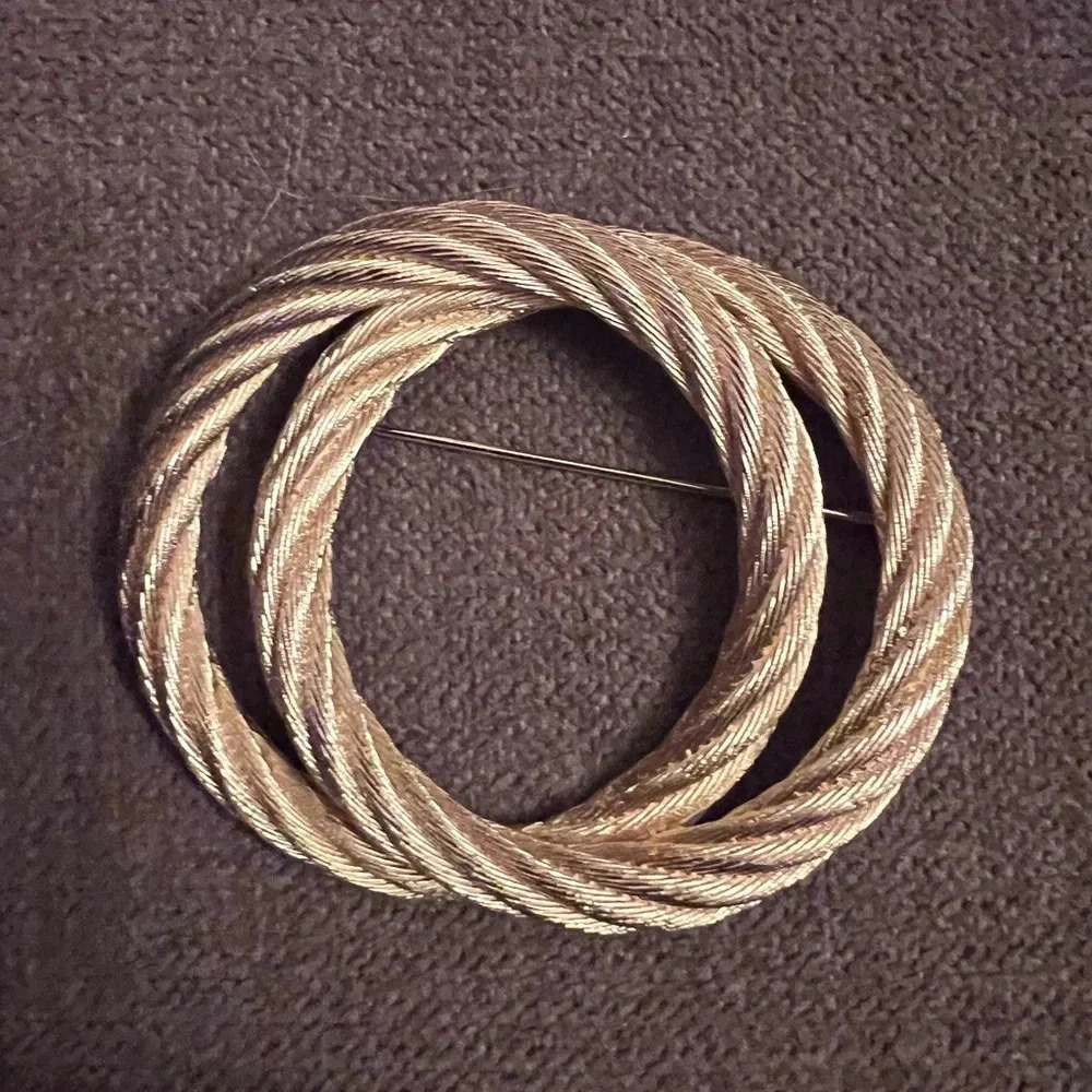 Christian Dior Vintage Twisted Rope Brooch – Gold-Tone Double Circle – Like New